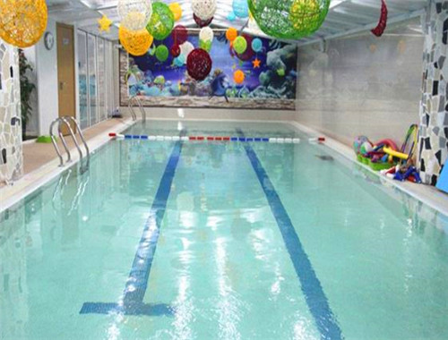 扑扑鲸亲子游泳中心